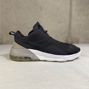 Nike Men’s Air Max Motion 2 'Gridiron Navy and Gray shoes